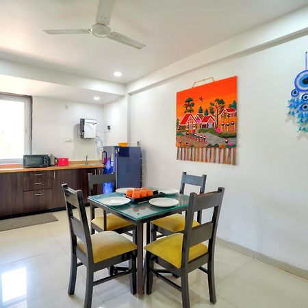 Luxurious Nirvana Apartments Вагатор Екстериор снимка