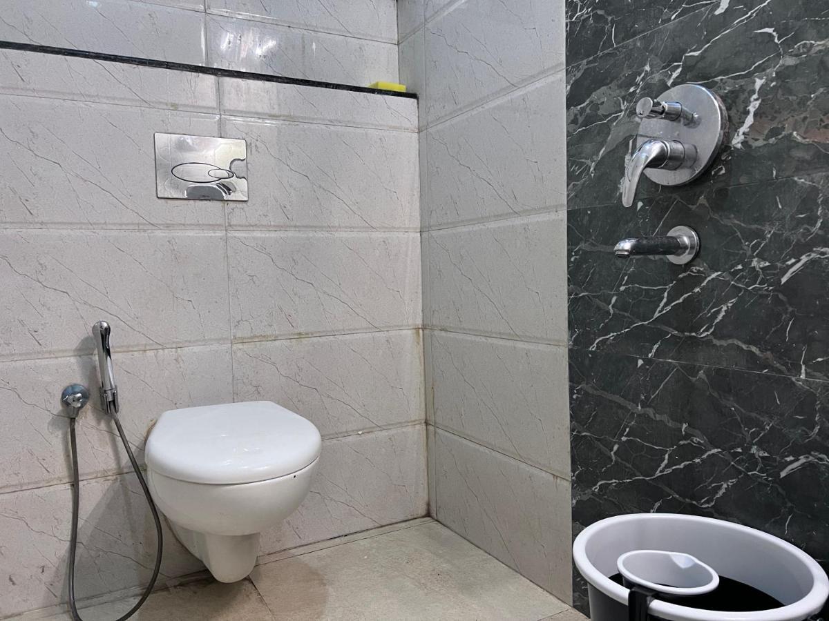 Luxurious Nirvana Apartments Вагатор Екстериор снимка