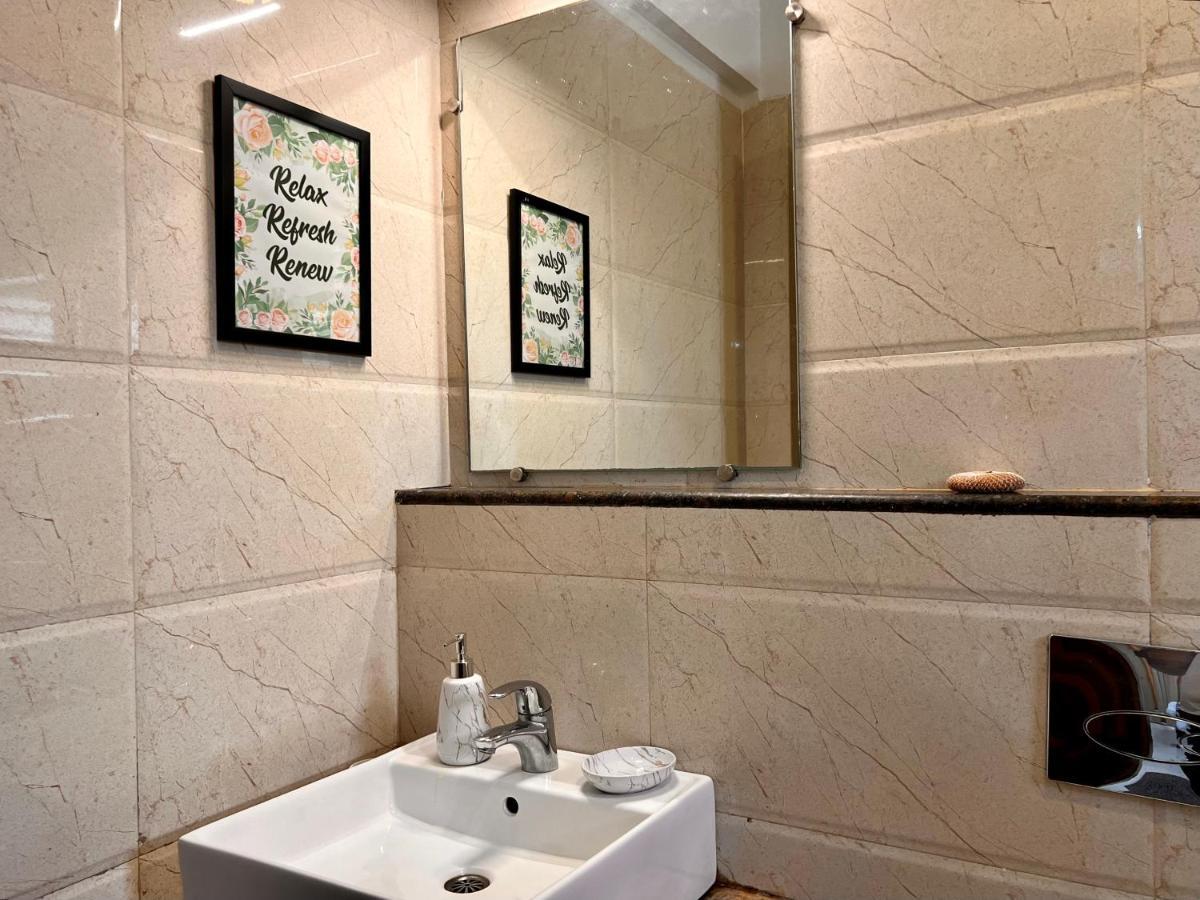 Luxurious Nirvana Apartments Вагатор Екстериор снимка