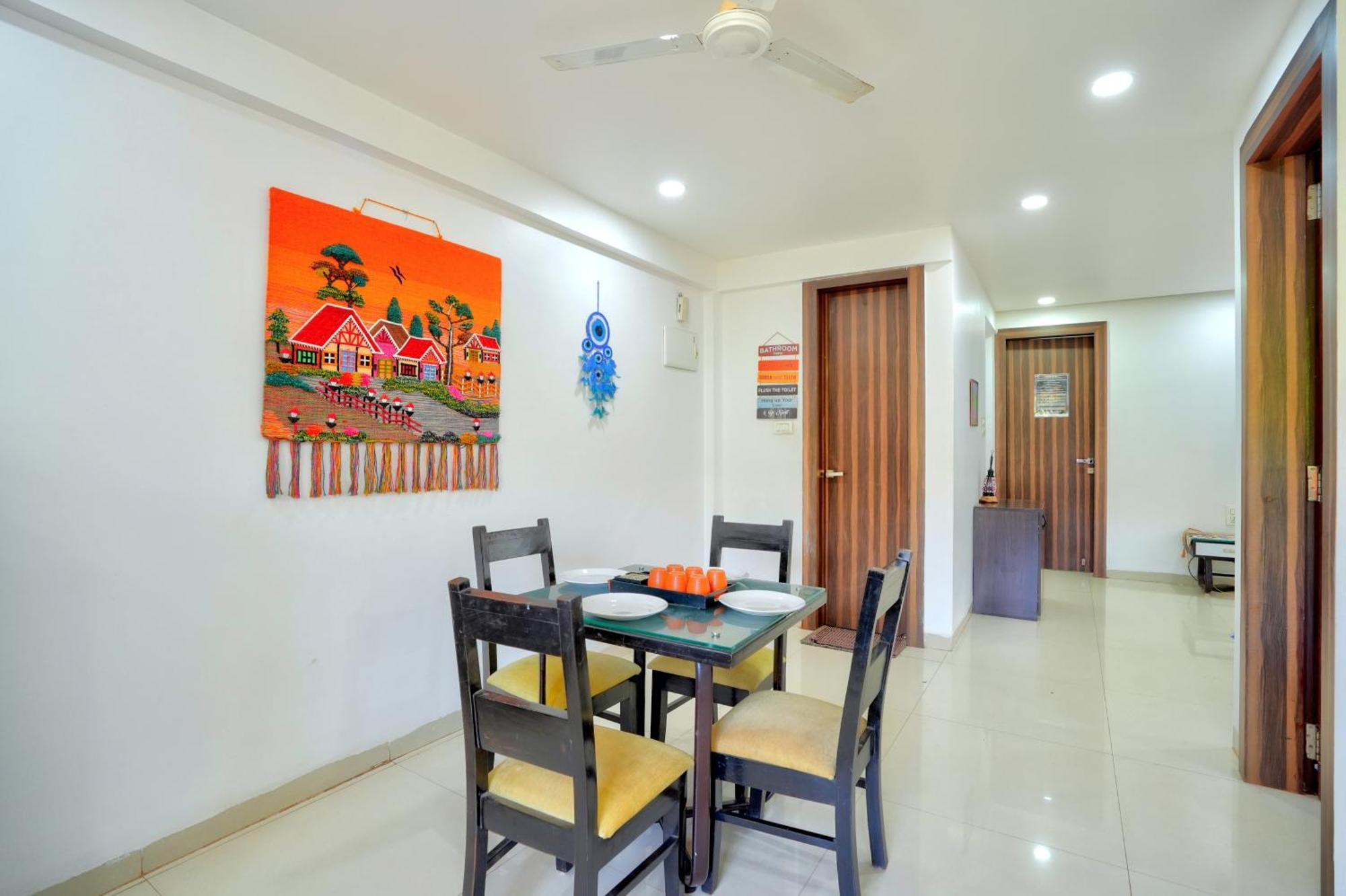 Luxurious Nirvana Apartments Вагатор Екстериор снимка