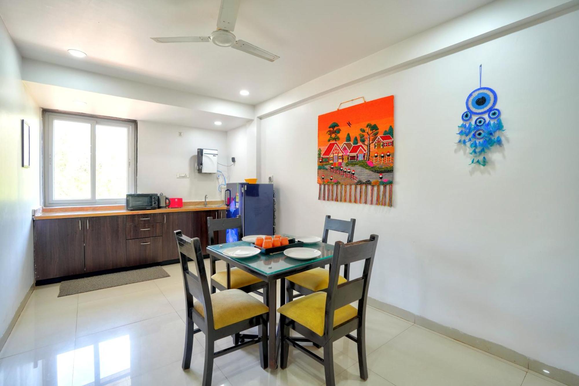 Luxurious Nirvana Apartments Вагатор Екстериор снимка