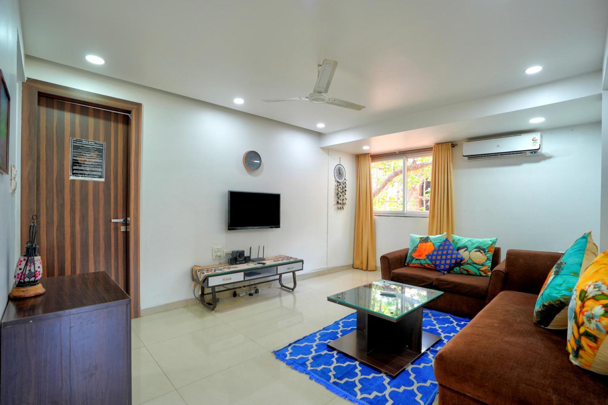 Luxurious Nirvana Apartments Вагатор Екстериор снимка